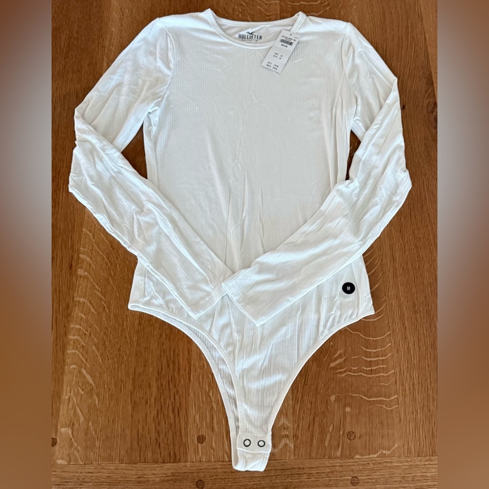 🆕 Hollister White Long Sleeve Bodysuit